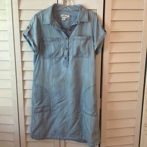 Vineyard Vines 🐳 chambray dress